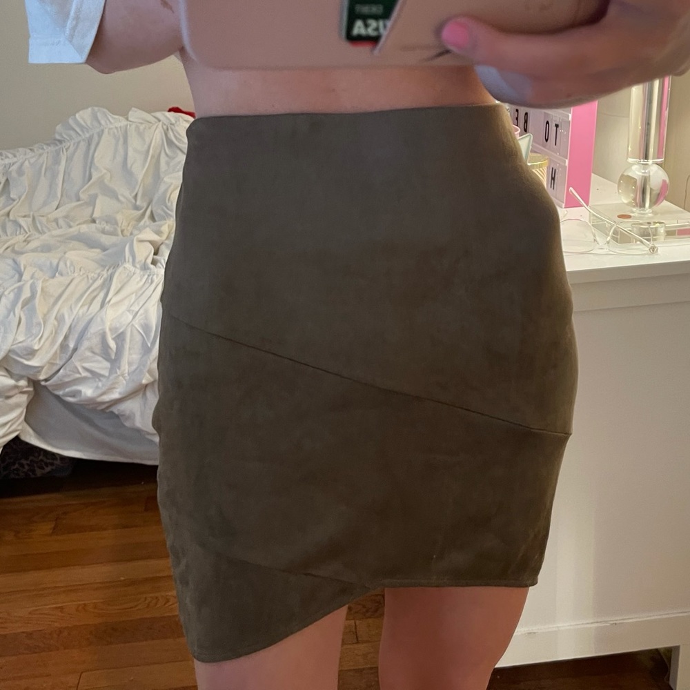 misguided mini skirt - Picture 2 of 5
